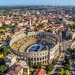 Spacious Apartment In Pula