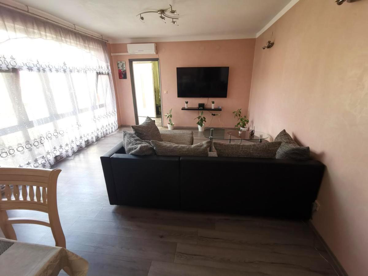 Spacious In Apartman Pula